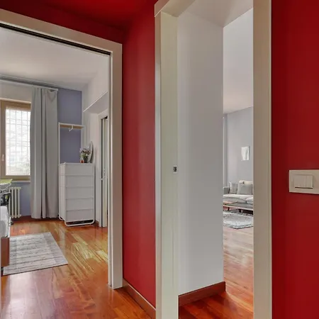 Appartement Ample With Private Parking Milaan