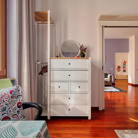 Apartment Ample With Private Parking